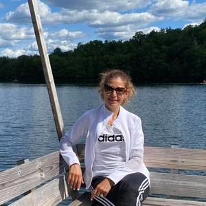 Meet your Posher, Chadia